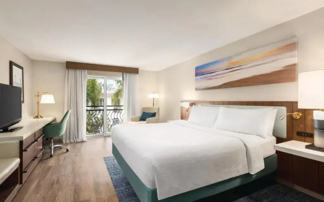Standard room with pool view