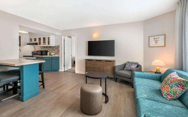 1 Bedroom Suite