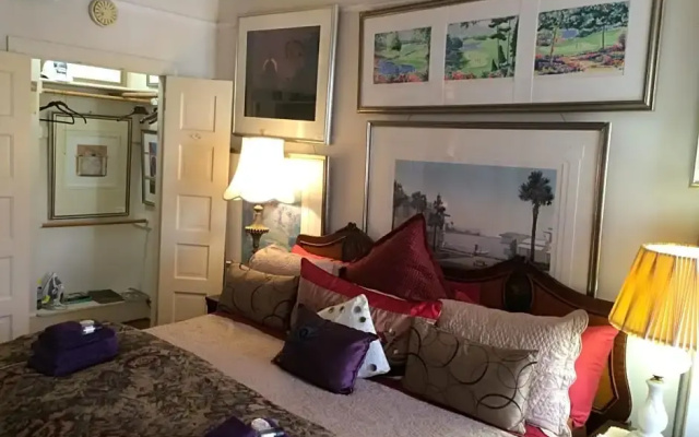 Comfort room