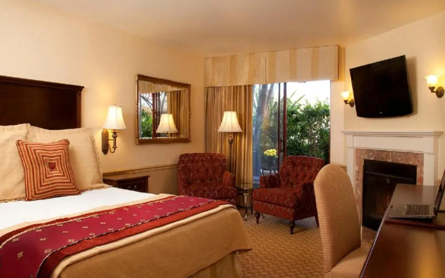 Deluxe Double room with courtyard view