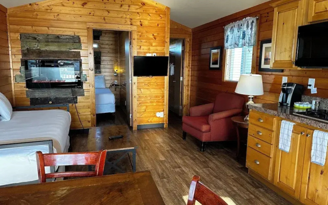 1 Bedroom Cottage with water view