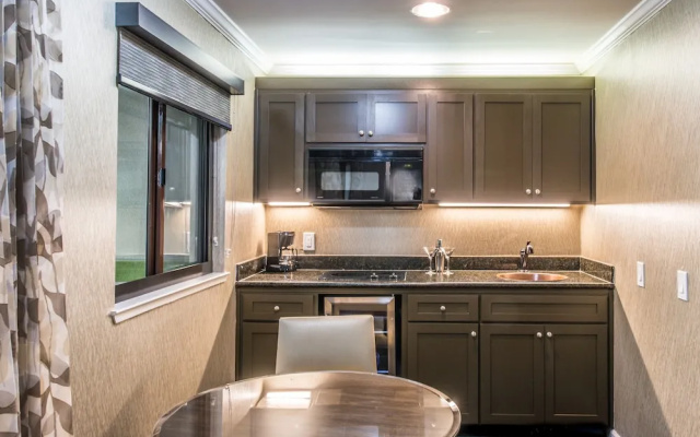 Double Suite