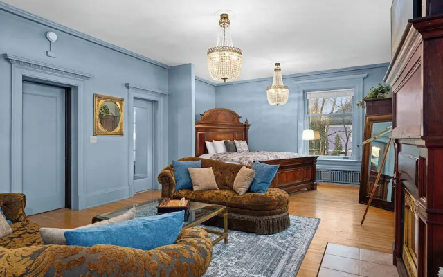 Suite with balcony