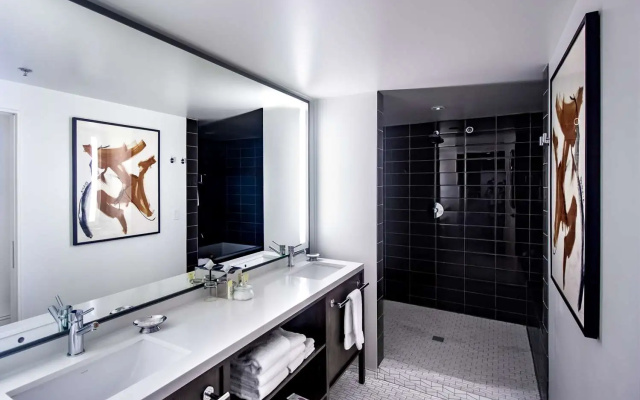 Standard Double room with city view