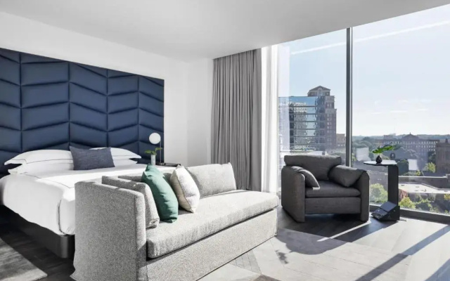 Suite with panoramic view