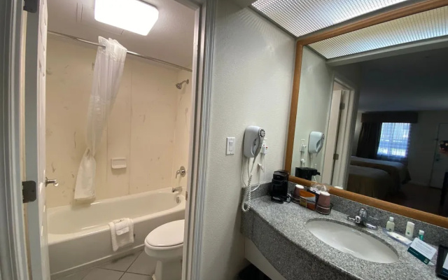 Standard Quadruple room with view