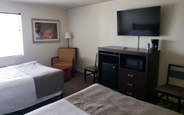 Comfort Quadruple Studio with pool view