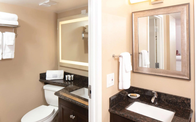 Executive Double Suite with pool view
