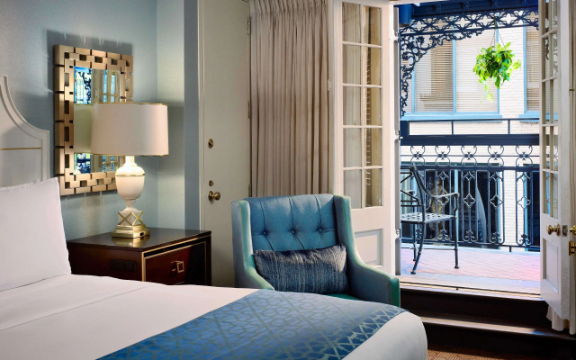 2 Bedrooms Bourbon Suite with balcony