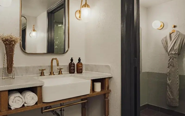 Standard Quadruple room with balcony