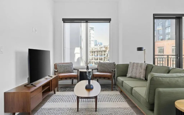 3 Bedrooms Apartment