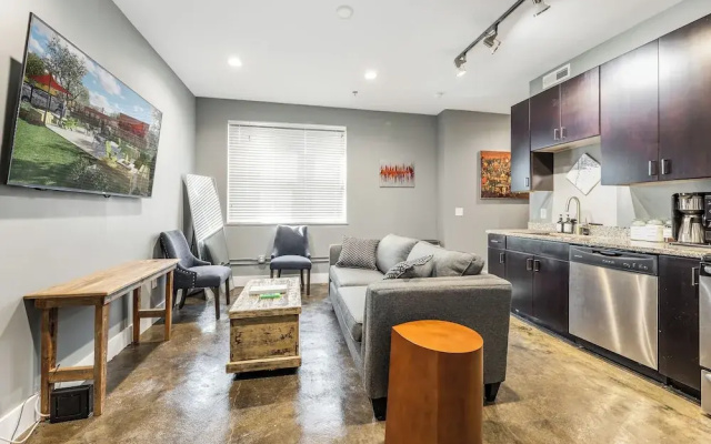 Deluxe Apartment