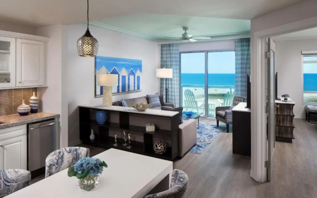 1 Bedroom Premium Double Suite with bay view
