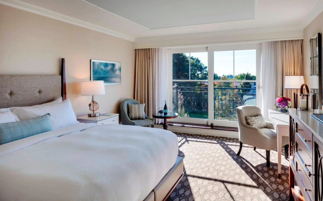 Standard Double room with water view