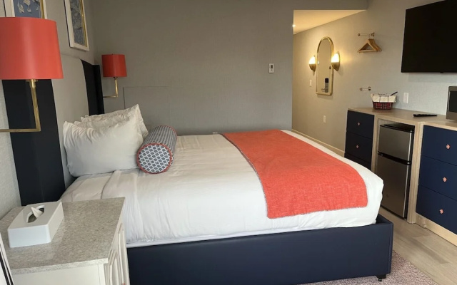Standard Double room with balcony and with partial ocean view