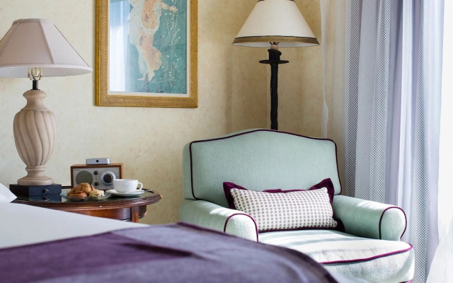 Standard Double room with city view