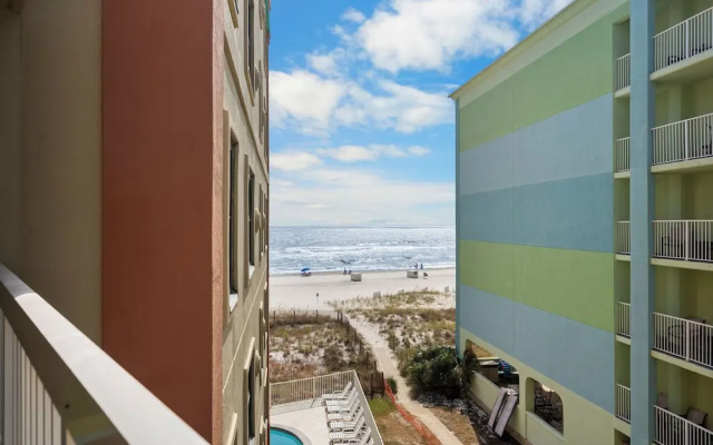 2 Bedrooms Standard Family room with balcony and beachfront