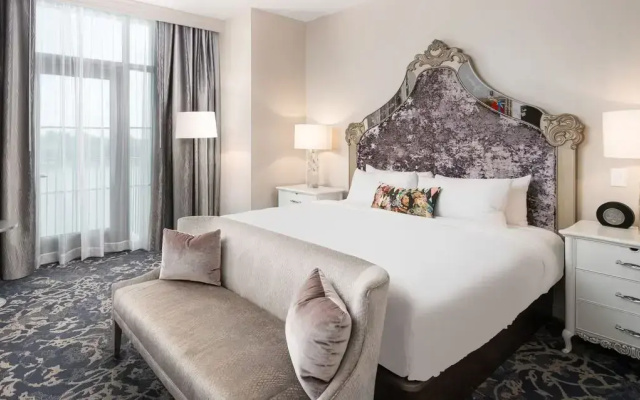 Standard room with city view