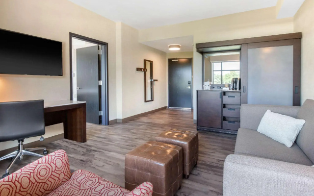 Double Suite