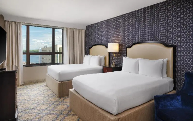 Standard Triple room with view