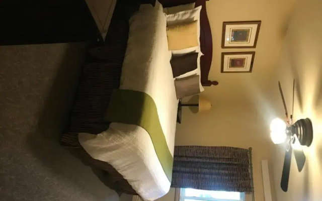 3 Bedrooms Apartment