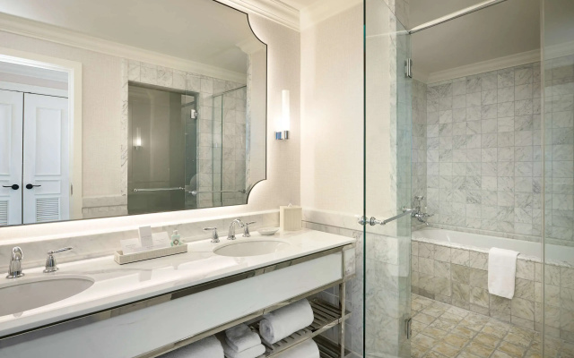 1 Bedroom Double Suite with harbour view