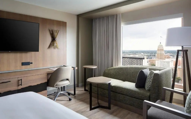 Standard room with city view