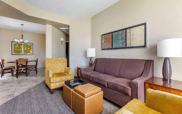 Suite with balcony