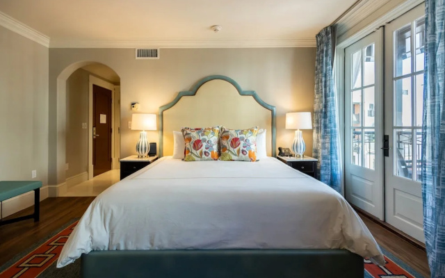 Standard Double room with city view