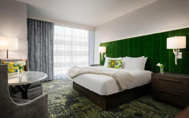 Standard Double room with city view