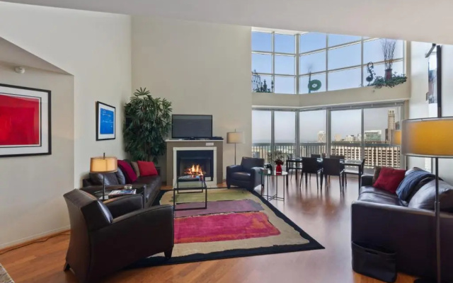Deluxe Apartment
