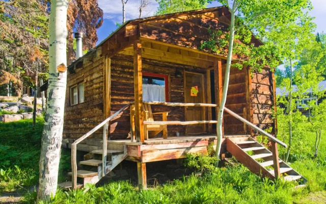 2 Bedrooms Chalet