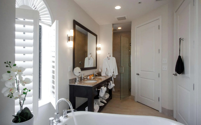 Premier room