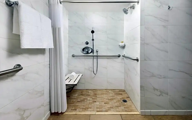 Standard room with balcony and with city view