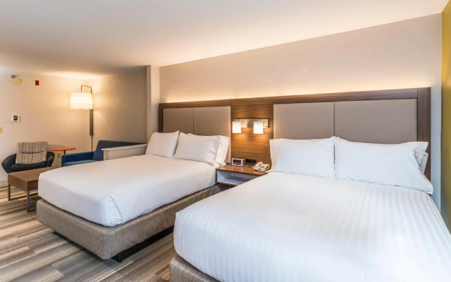 1 Bedroom Quadruple Suite
