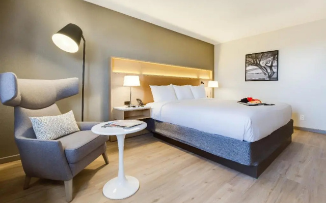 Room with lake view