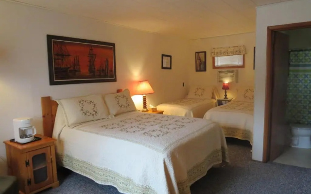 Classic Quadruple room