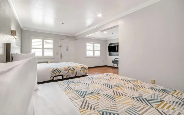 Deluxe Quadruple room