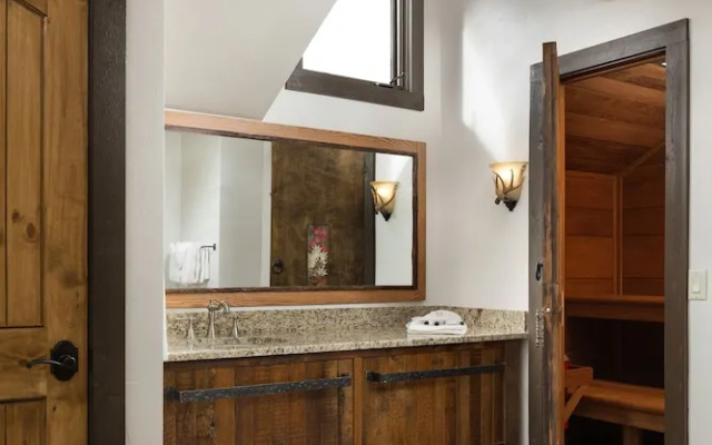 Deluxe Double Suite