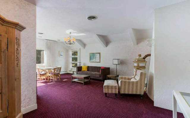 Quadruple Suite