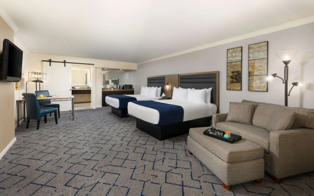 Superior Quadruple room