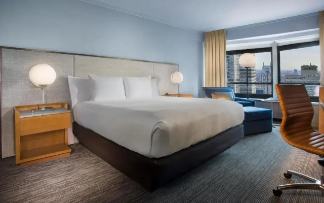 Executive Hearing Accessible Double Suite