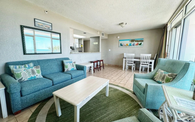 2 Bedrooms Classic room with balcony and oceanfront