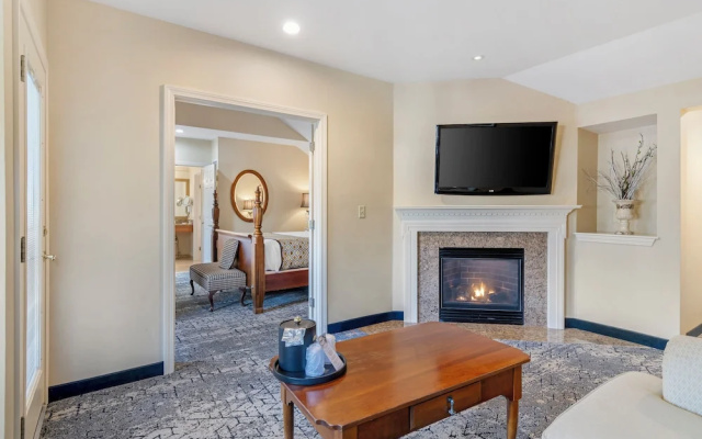 Luxury Suite