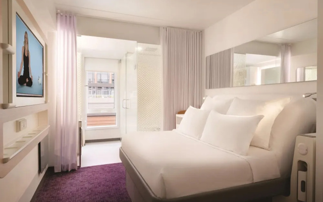 Premium Double room with partial harbor view