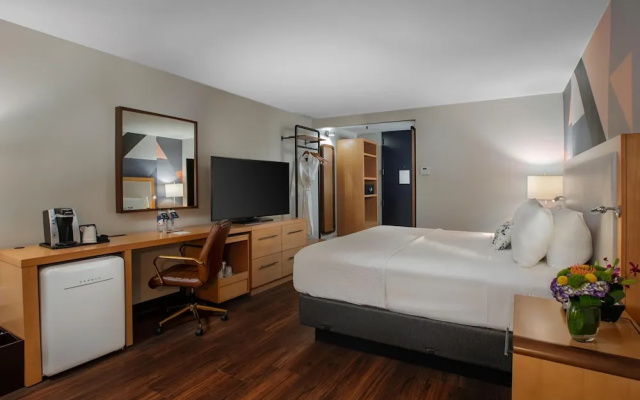 Standard Double room with city view
