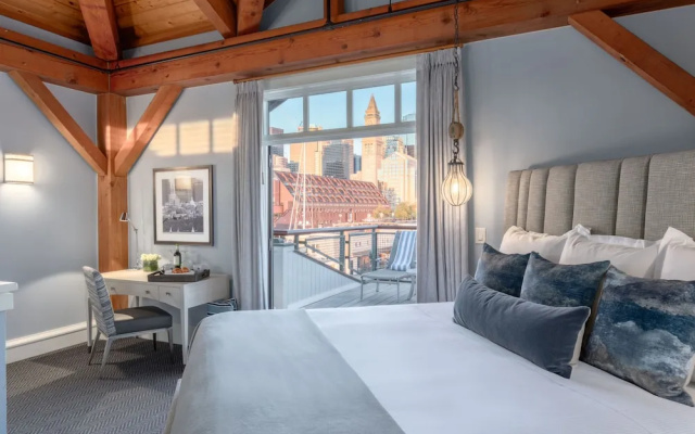 Standard Penthouse room with balcony and with city view