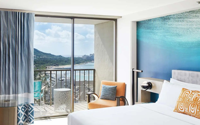 Diamond Head room with ocean view