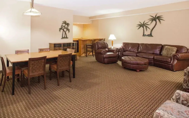 Sextuple Suite