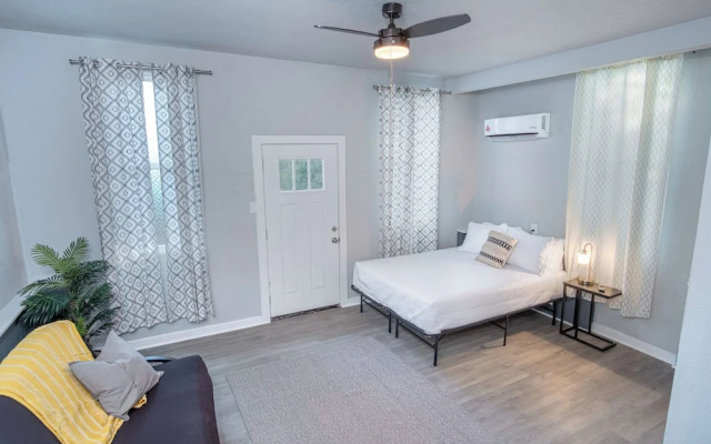 4 Bedrooms Cottage